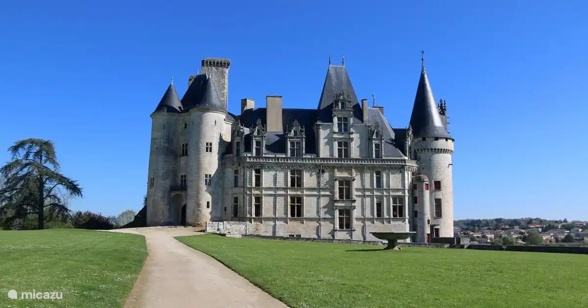 Für Kinder empfiehlt sich ein Besuch des Schlosses in La Rochefoucauld.