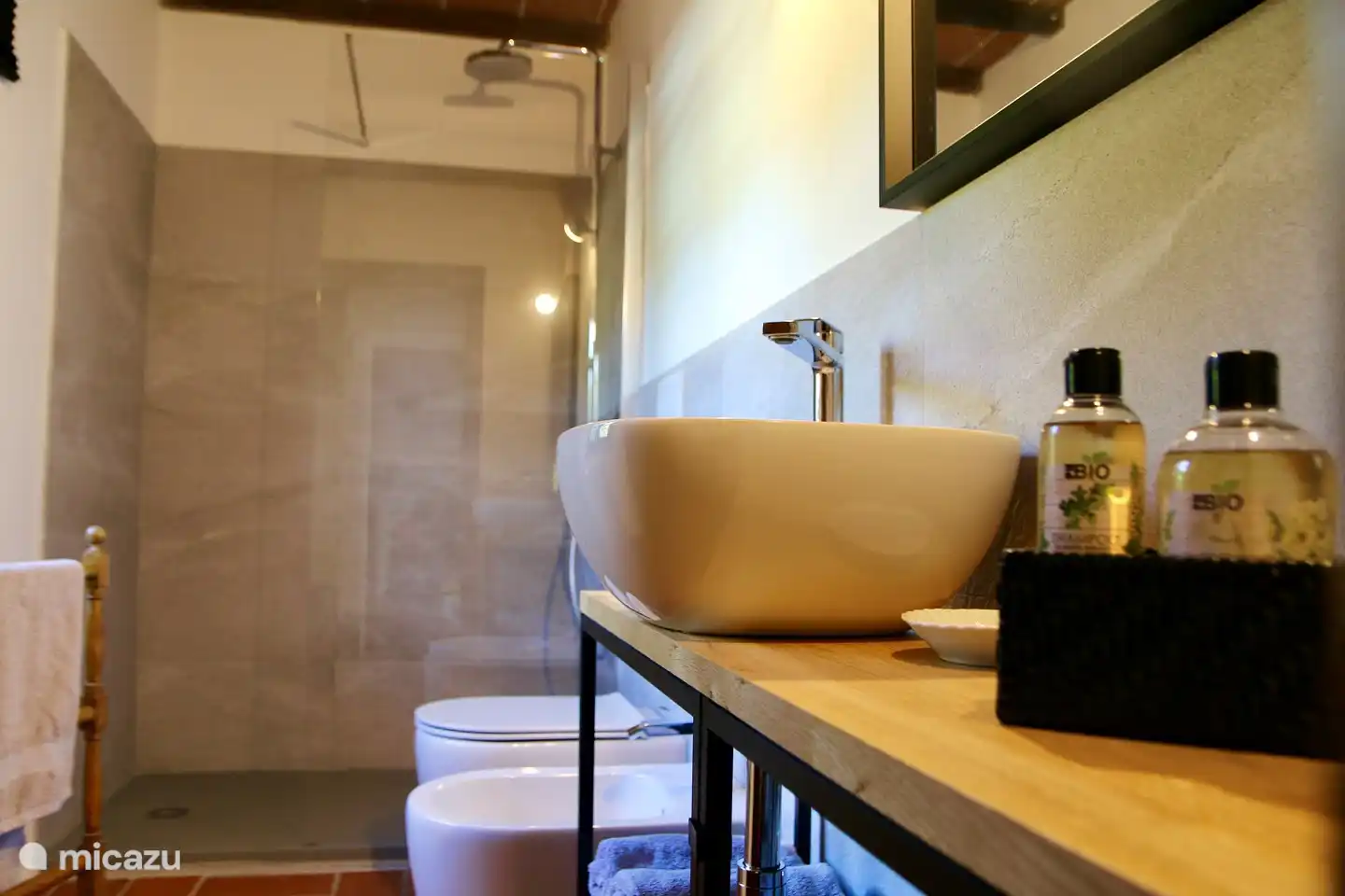 Baño nuevo con plato de ducha