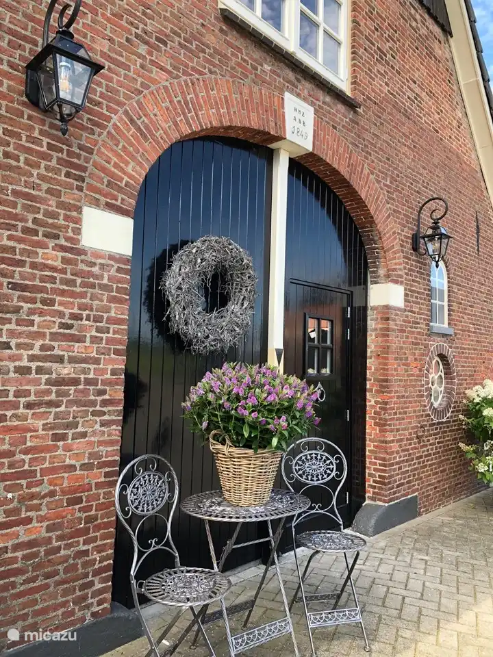 eigener Eingang zur Wohnung