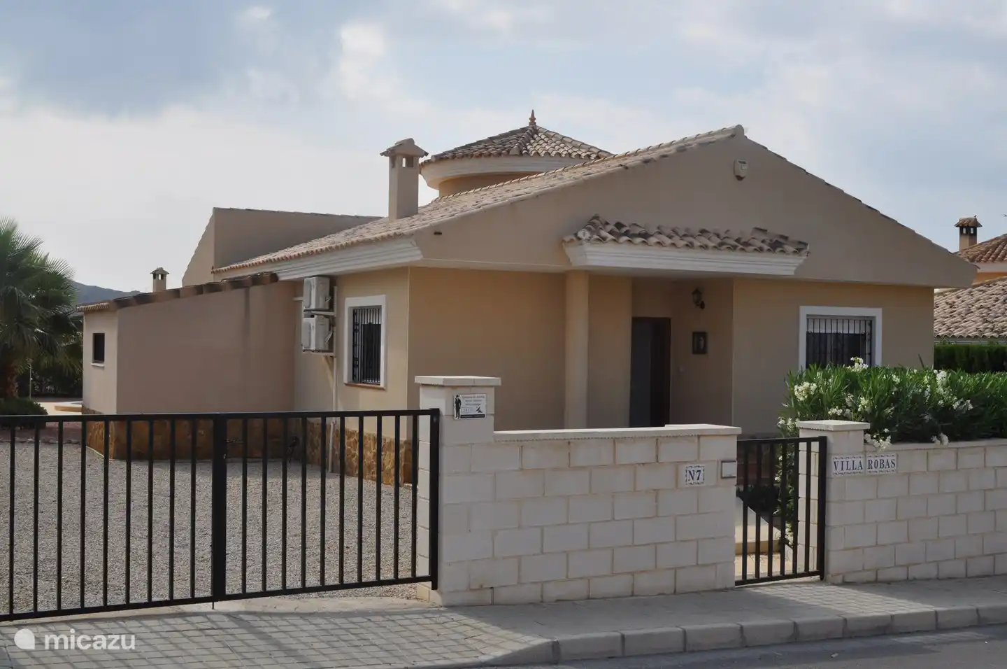 Zicht vanaf de straat