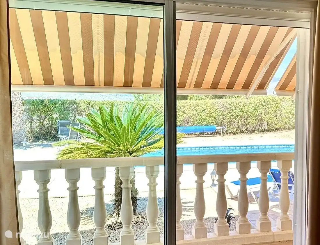 Uitzicht vanuit de woonkamer