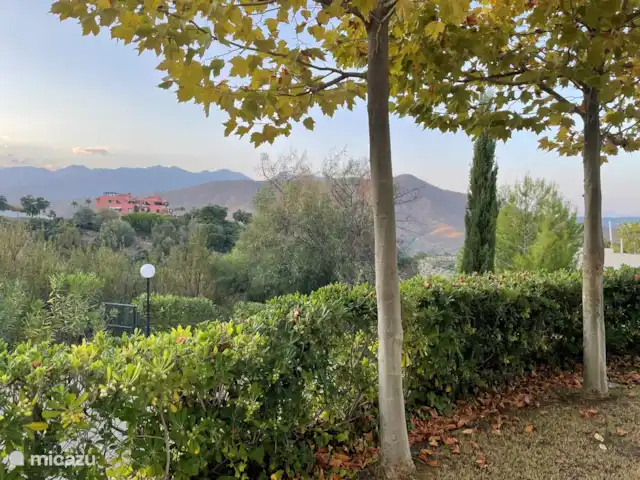 Luxueus appartement The Oakhill huren in Spanje, Andalusië, Ojén - appartement Uitzicht vanaf de zijkant in de tuin
