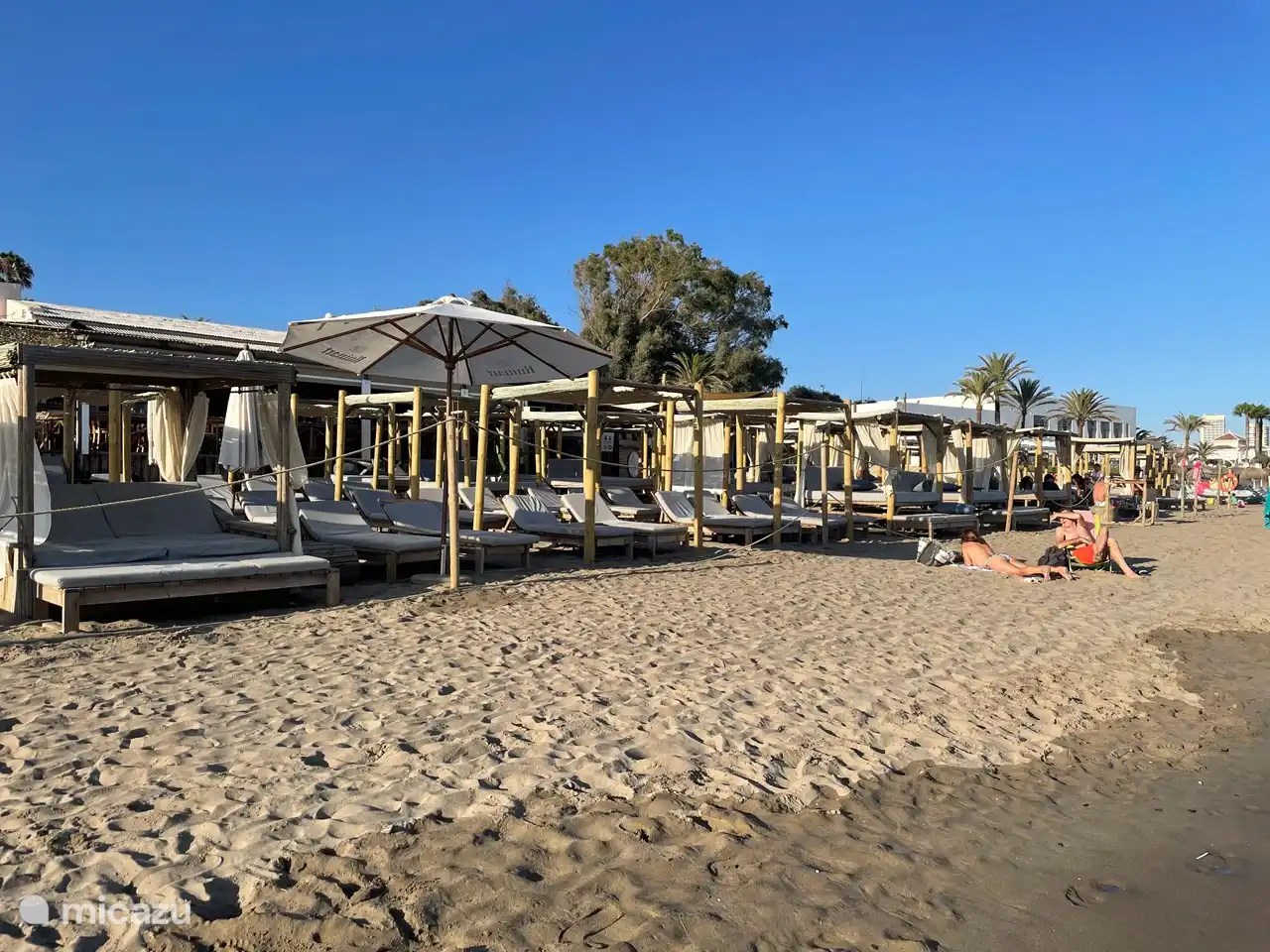 10 minutos en coche y estás aquí en la playa.