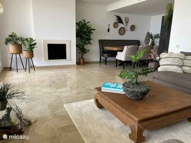 Luxueus appartement The Oakhill huren in Spanje, Andalusië, Ojén - appartement De woonkamer met open haard