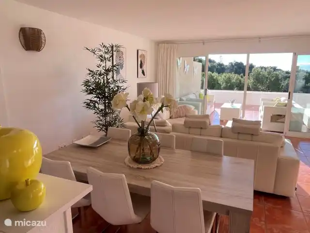 Maison Filipe | Espagne, Costa Blanca, Altea - appartement Vue d’ensemble du salon et de la terrasse