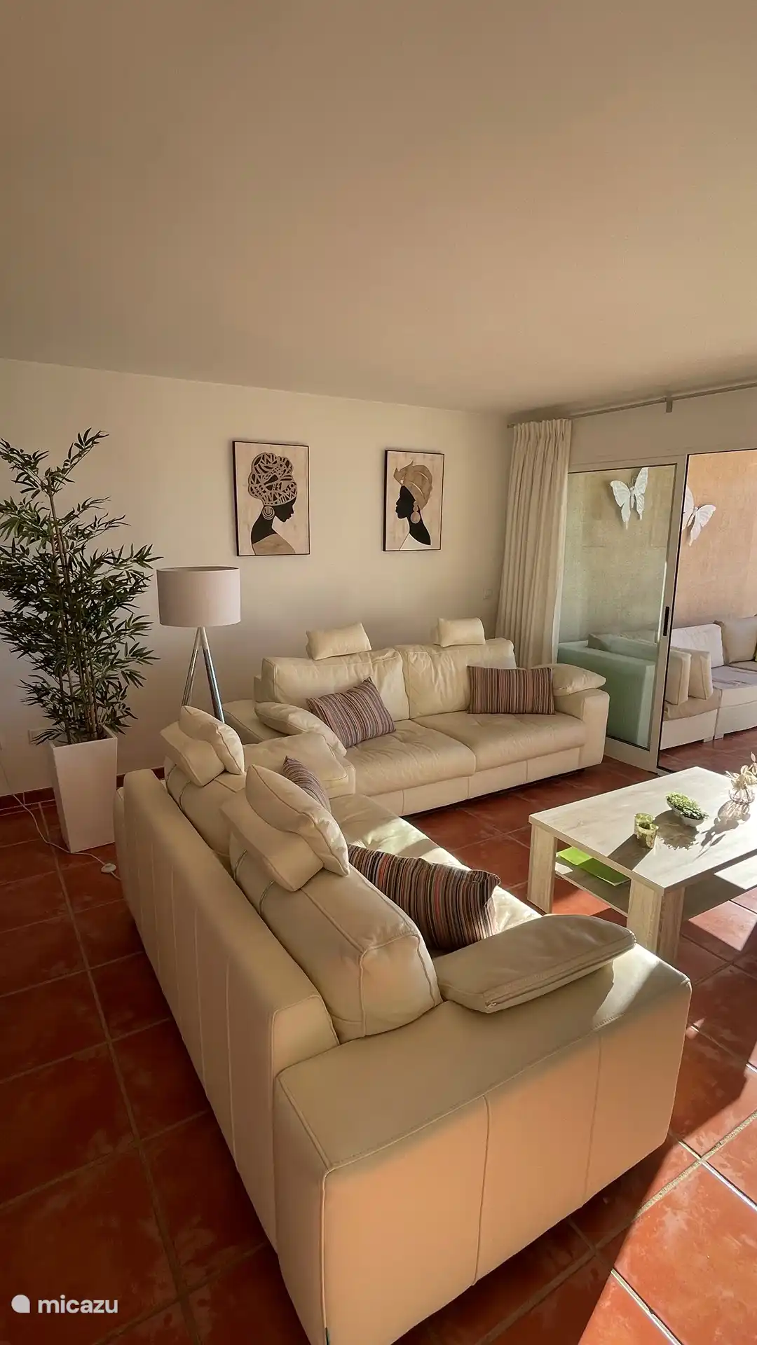 coin salon très spacieux