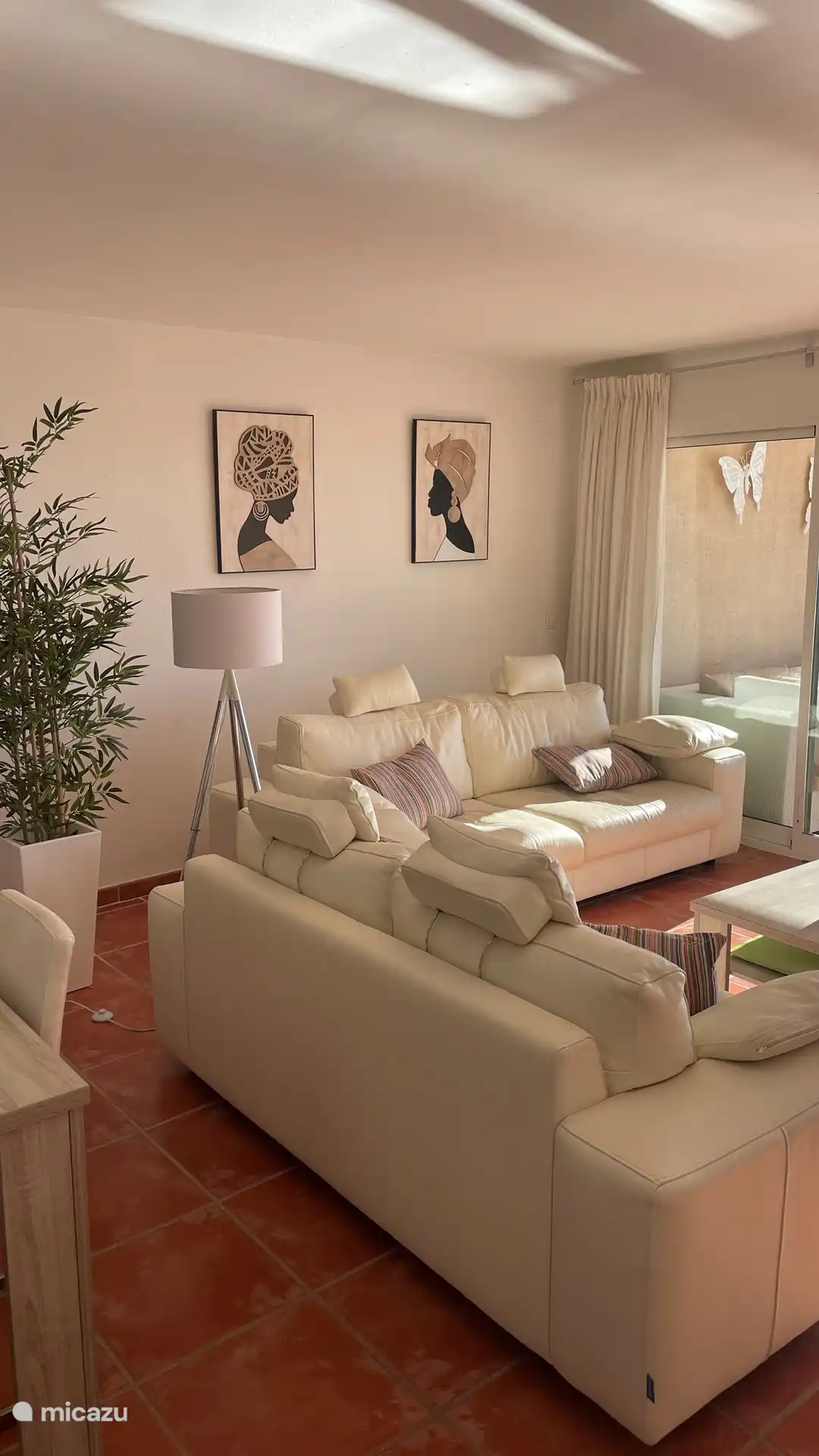 Magnifique coin salon en cuir