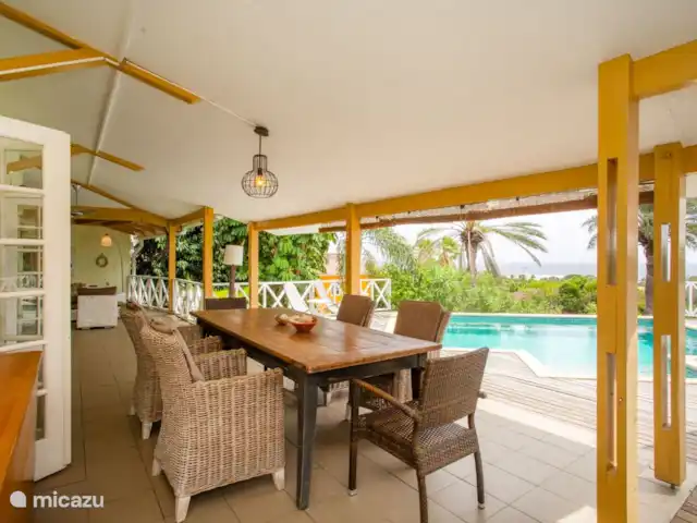 Villa Bon Bini en Curazao, Curazao Centro, Piscadera - bungaló Amplio porche
