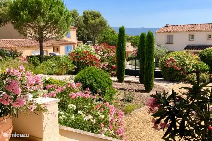 stimmungsvolle Gartenvilla Bonheur