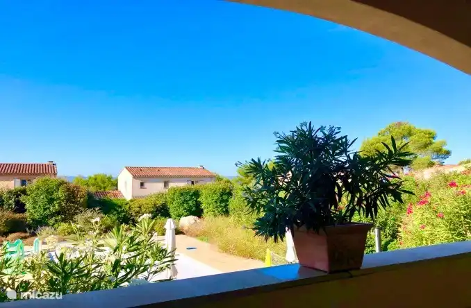 überdachte Terrasse am Haus