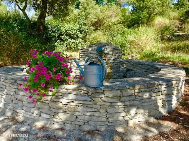 Villa BONHEUR | France, Vaucluse, Saumane-de-Vaucluse - villa puits historique avec eau de source courante
