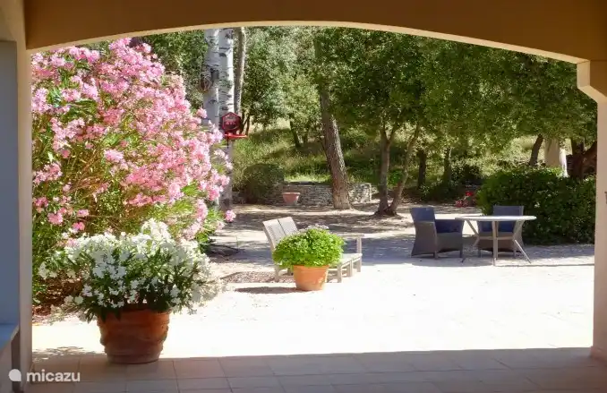 Gartenatmosphäre Villa Bonheur