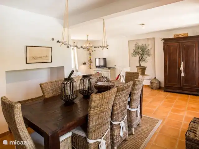 Villa BONHEUR | France, Vaucluse, Saumane-de-Vaucluse - villa il y aura un décor de campagne confortable et confortable similaire