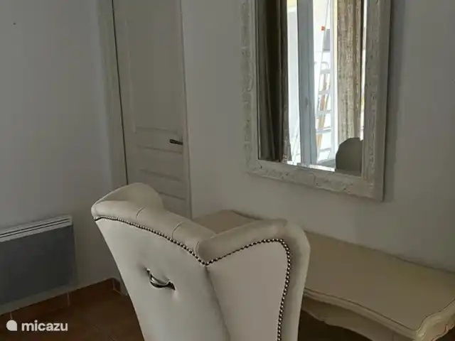 Villa BONHEUR | France, Vaucluse, Saumane-de-Vaucluse - villa bureau/table de maquillage