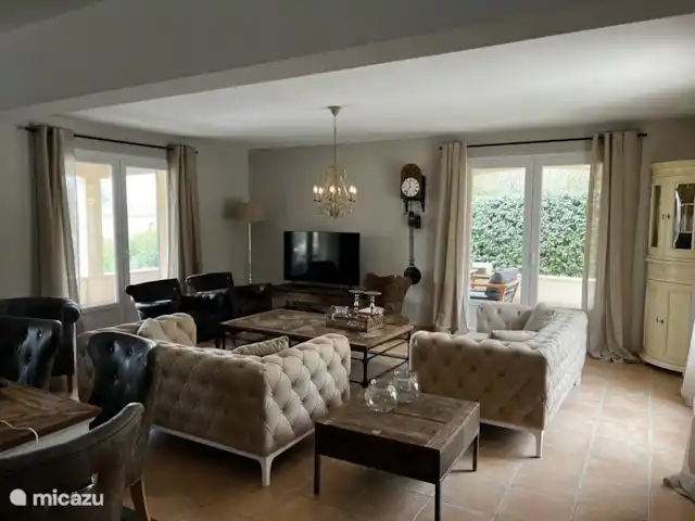 Villa BONHEUR | France, Vaucluse, Saumane-de-Vaucluse - villa vue par séjour de 60 m2