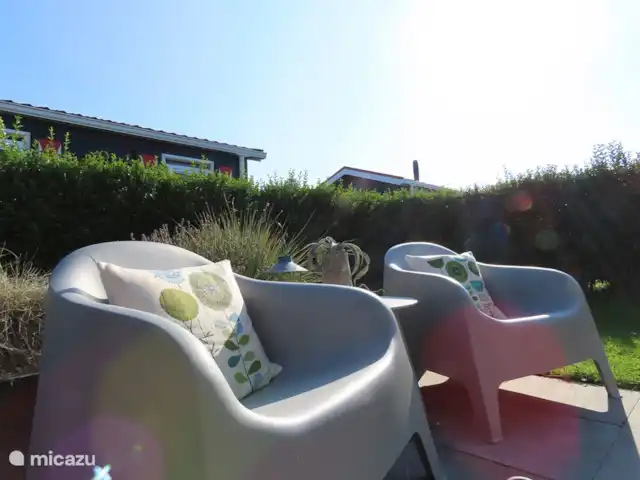 OLMEN DUIN N°49 | Pays-Bas, Zélande, Serooskerke - chalet Le jardin ... entièrement clôturé - hauteur 1,00 m ... ici vous pouvez ... par exemple simplement sortir et profiter du soleil !