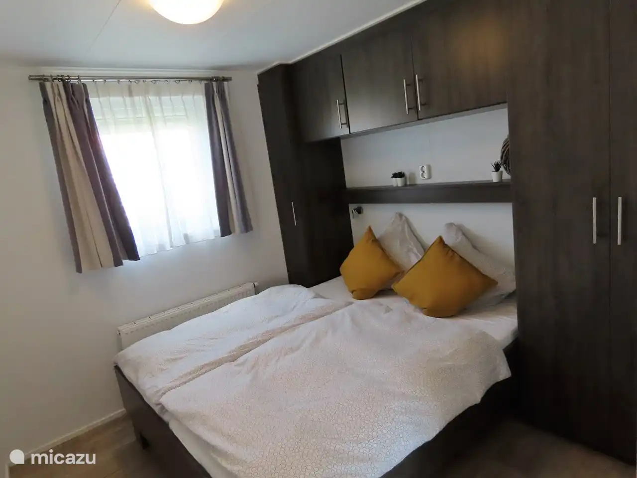 De grote slaapkammer met 2. TV!