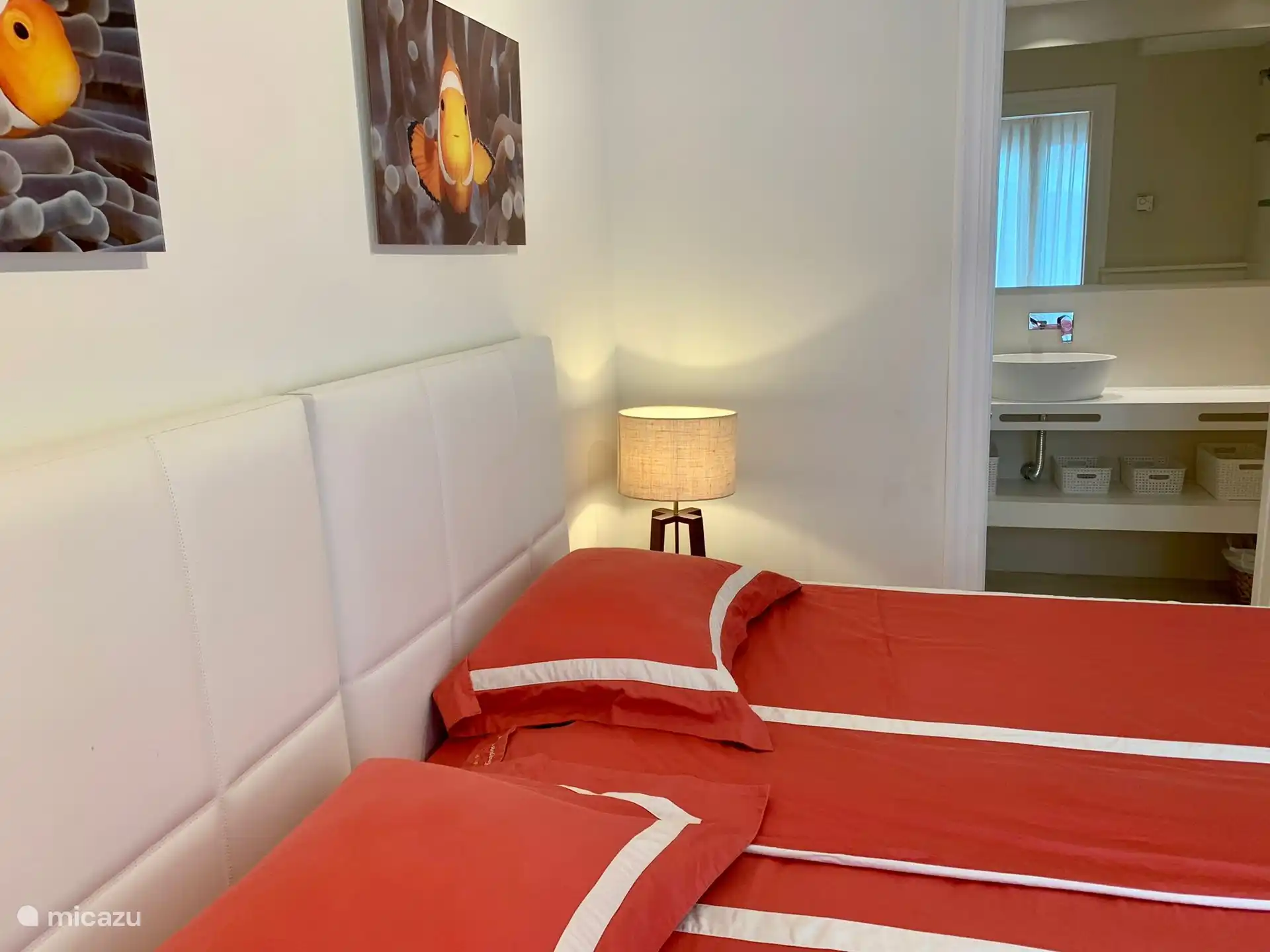 Ein 2. Badezimmer mit Bädern 