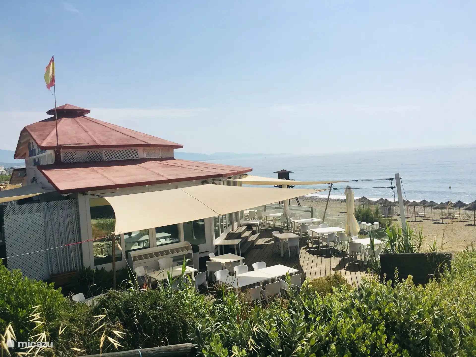 Die wunderschöne Strandanlage Bahia Beach, direkt neben der Residenz 