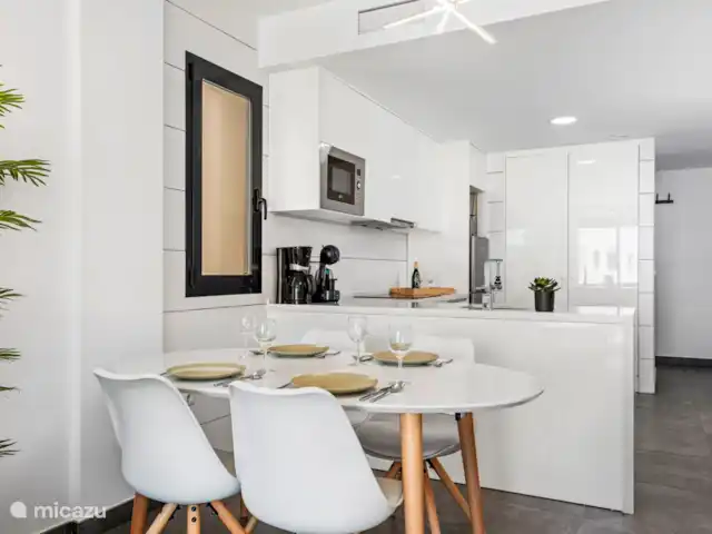 Location de Vacances Espagne, Costa Blanca, Villamartin, penthouse - Palmera Penthouse, Valentino Golf I La salle à manger est attenante à la cuisine.