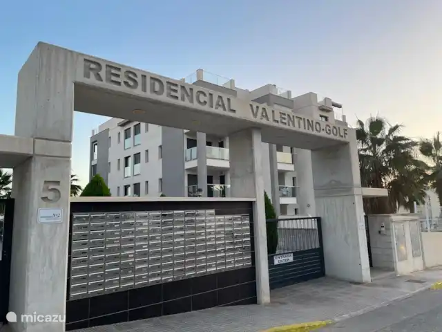 Location de Vacances Espagne, Costa Blanca, Villamartin, penthouse - Palmera Penthouse, Valentino Golf I Accès au complexe de golf Valentino, accessible uniquement avec une clé.