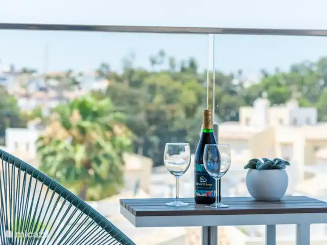 Location de Vacances Espagne, Costa Blanca, Villamartin, penthouse - Palmera Penthouse, Valentino Golf I Beau coin salon sur le balcon.
