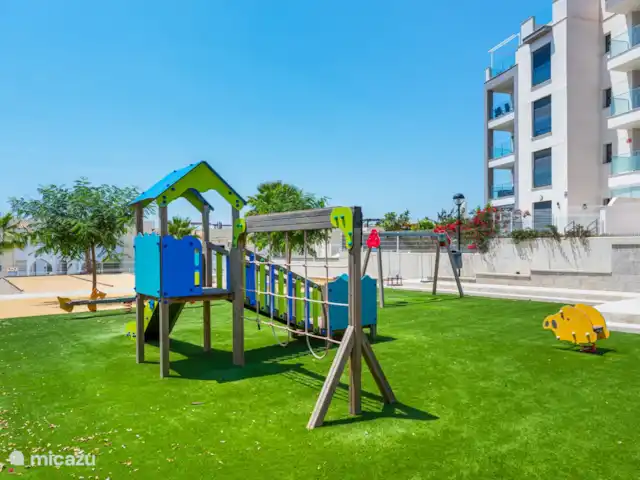 Location de Vacances Espagne, Costa Blanca, Villamartin, penthouse - Palmera Penthouse, Valentino Golf I L'aire de jeux avec sanitaires du Valentino Golf I.