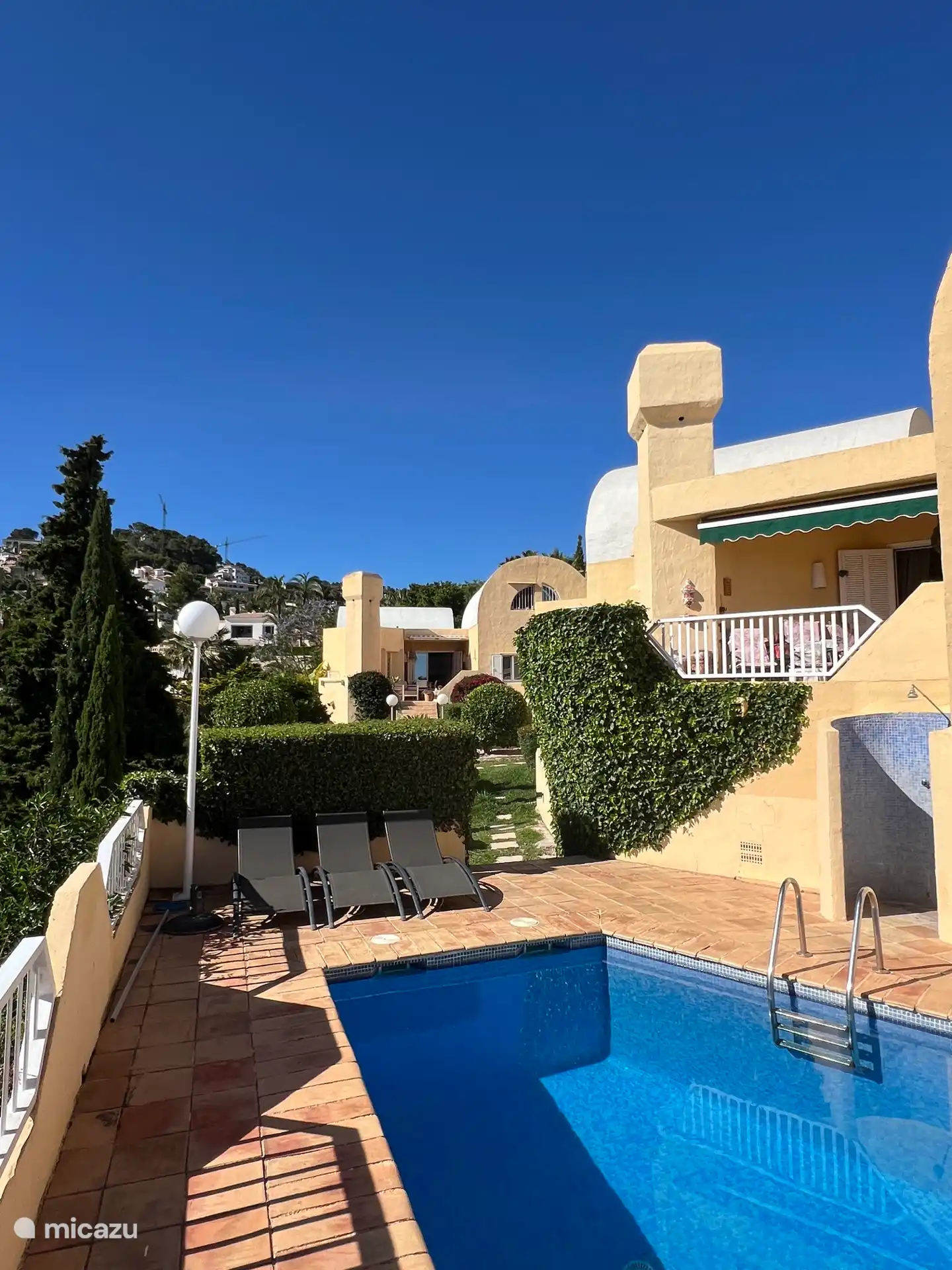 Casa vom Pool aus gesehen