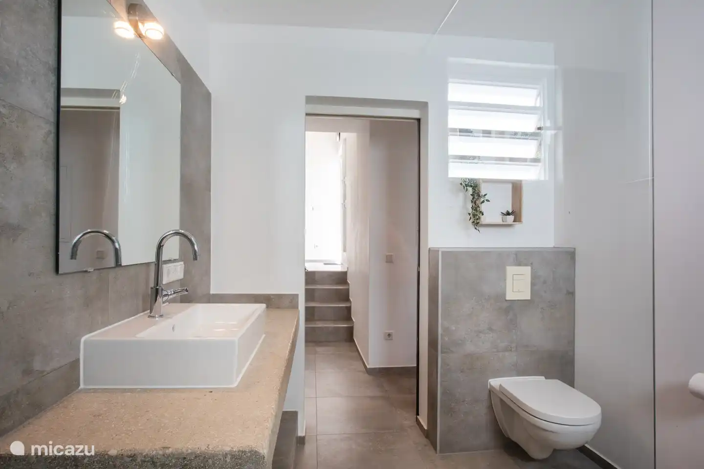 Salle de bain entre chambre 5 et 6