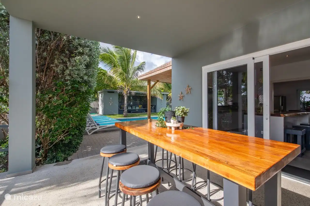 Bar au BBQ sur le côté