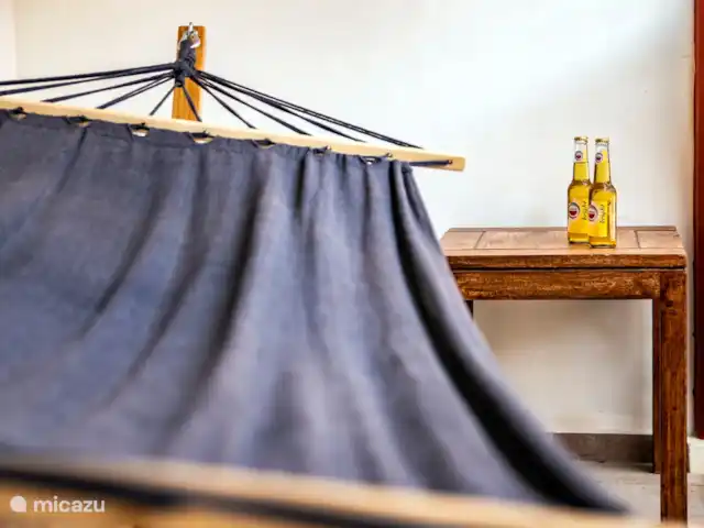 Chicos Seru Hulanda Resort en Curazao, Curazao Centro, Abrahamsz - apartamento Es posible relajarse en la hamaca.