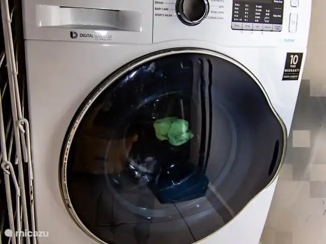 Chicos Seru Hulanda Resort en Curazao, Curazao Centro, Abrahamsz - apartamento Piso disponible con lavadero con lavadora, para que puedas volver a casa con la maleta llena de ropa limpia.