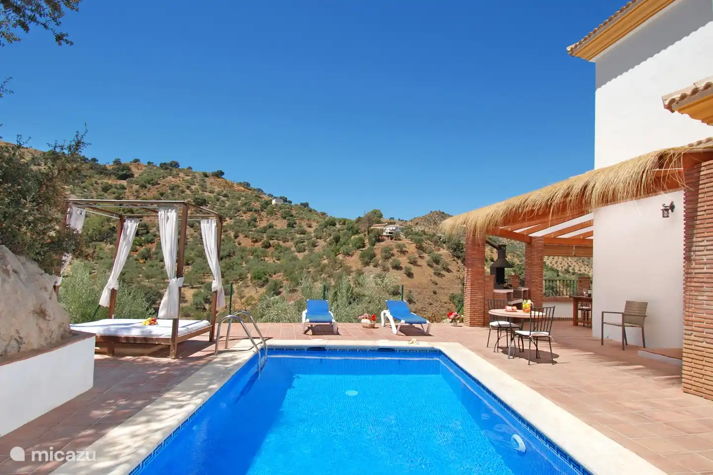 Belle vue depuis la piscine