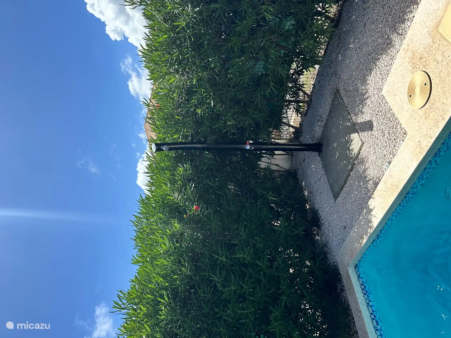 Nieuwe buiten douche 