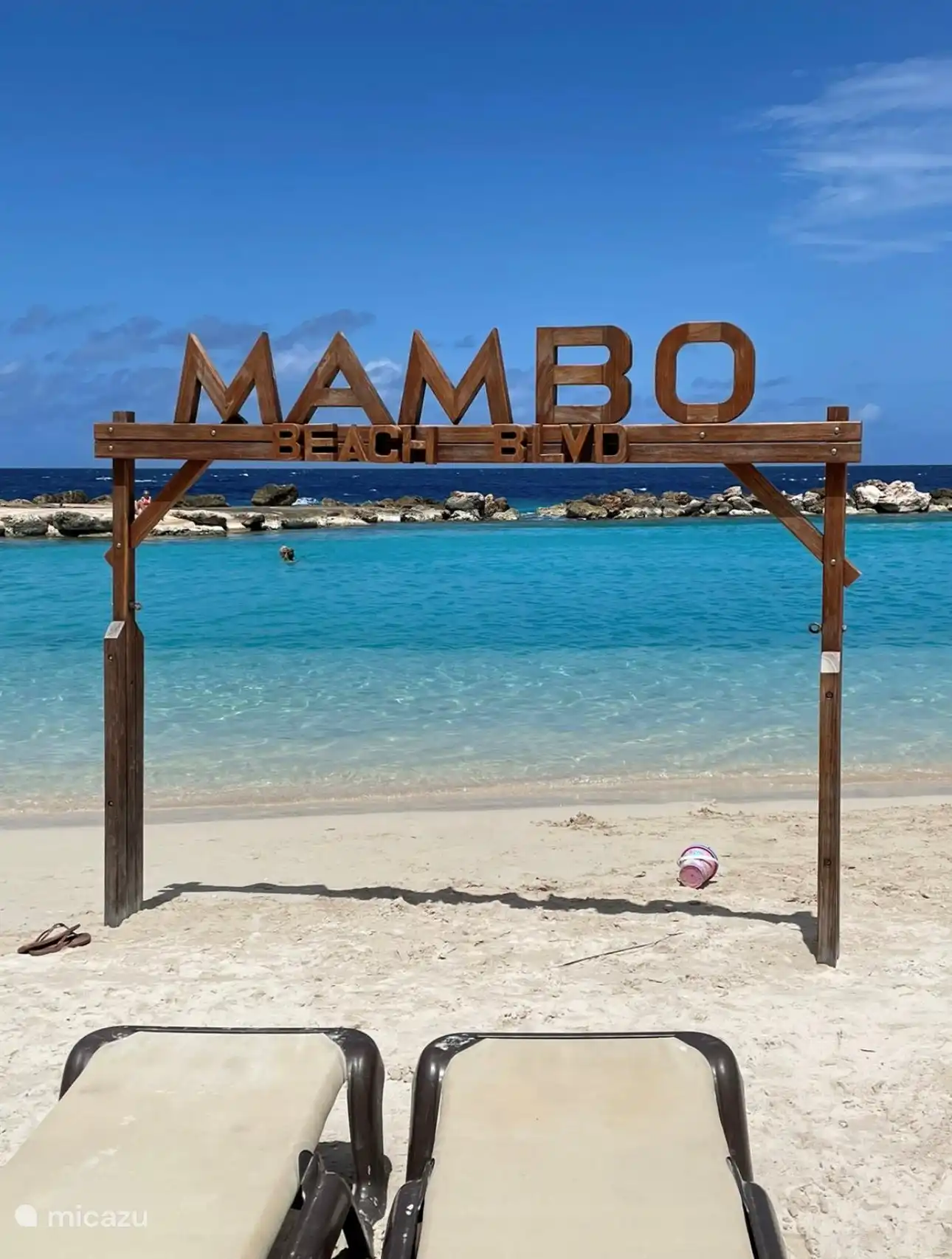 Het prachtige mambo Beach daar waar de Film Bonbini Holland is gedraaid 