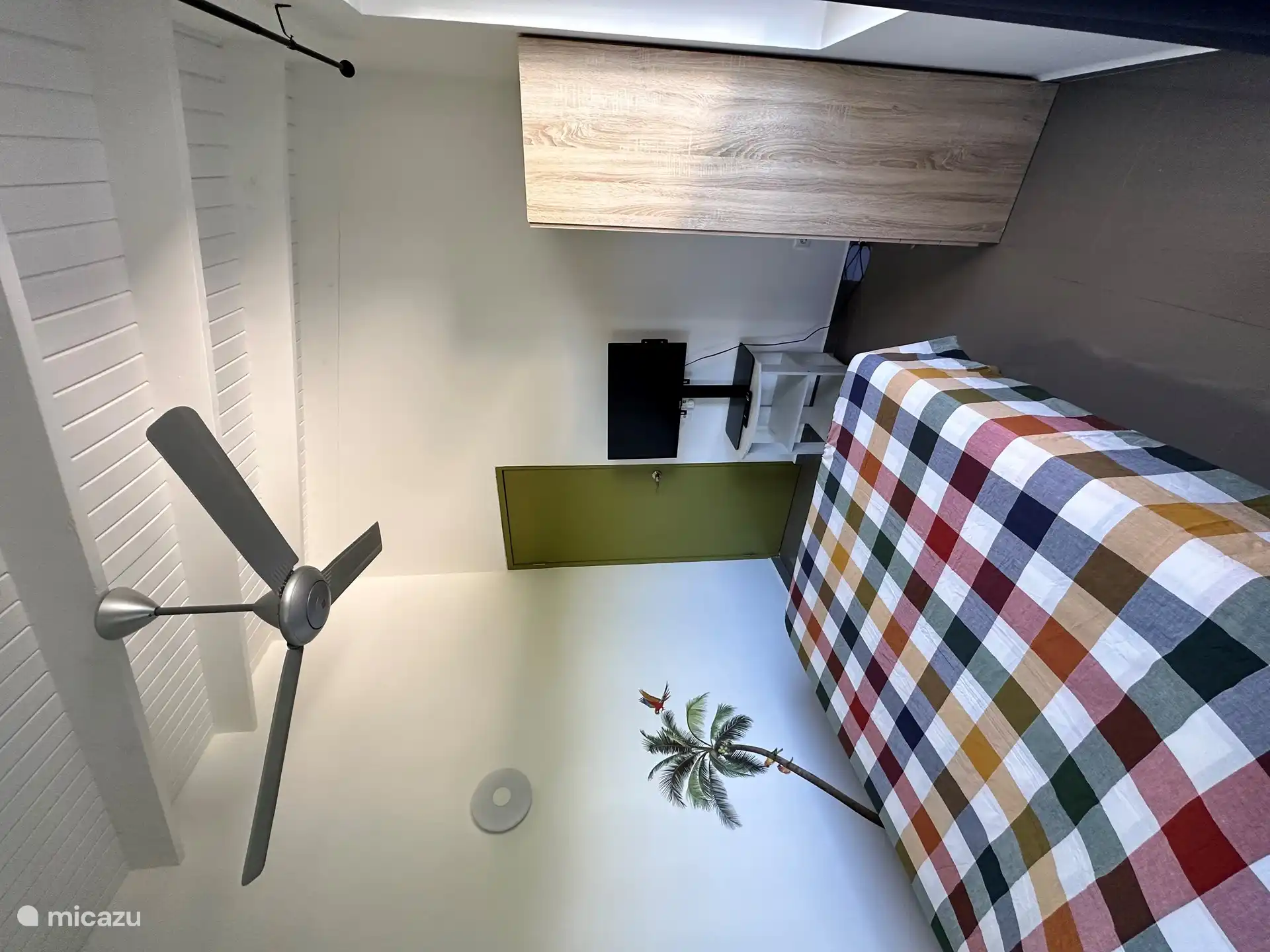 1 Slaapkamer met Tv.