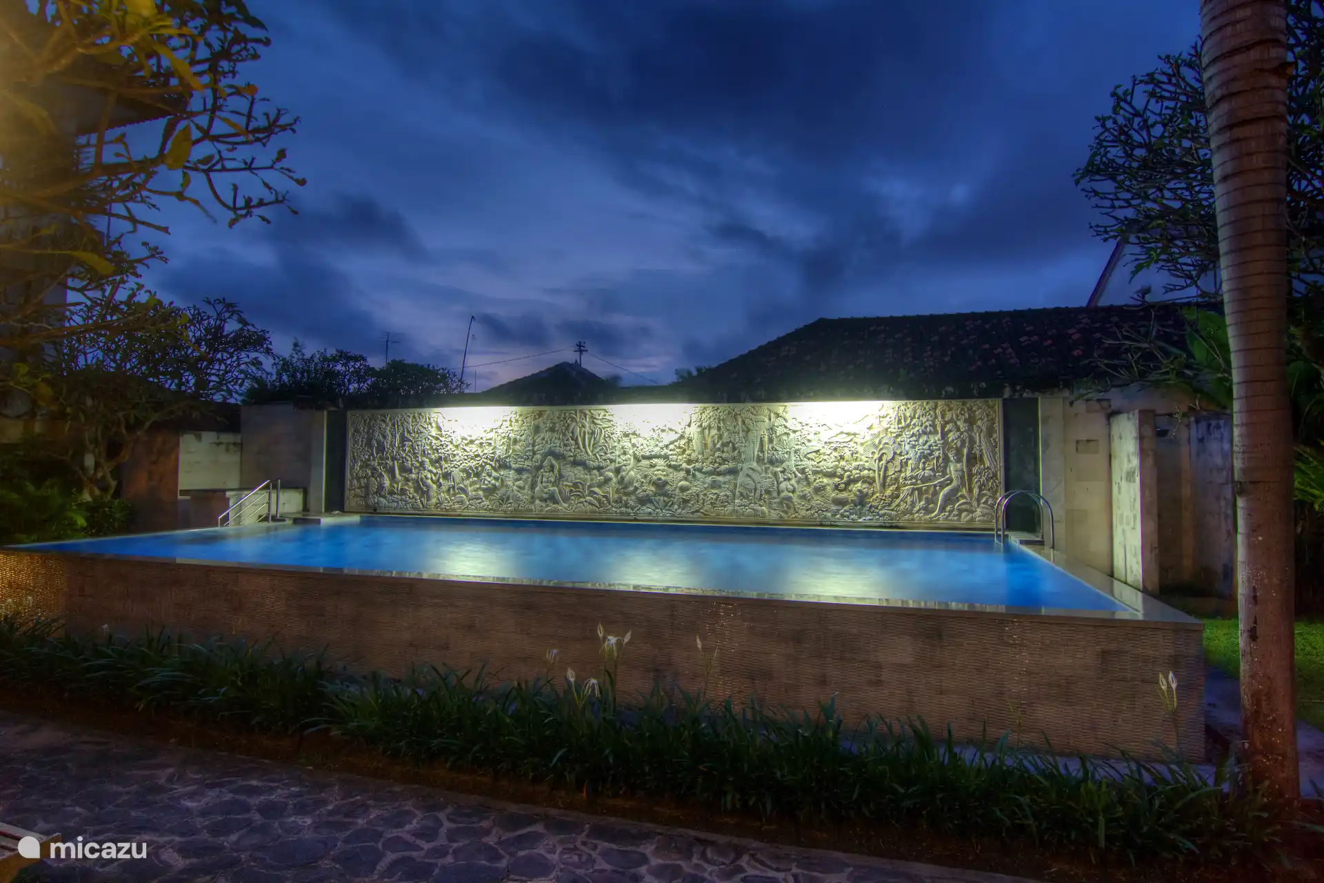 The other swimming pool at the apartment