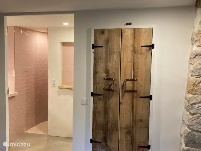 casa rural / cabaña en Francia, Lot, Marminiac – Bella Boissierette 'Pura' Vista al baño.