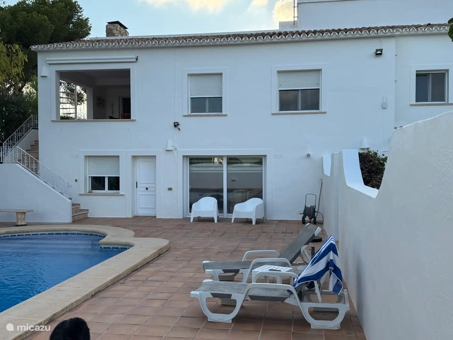 Downstairs is the studio with separate entrance with 2 very spacious rooms and a bathroom.