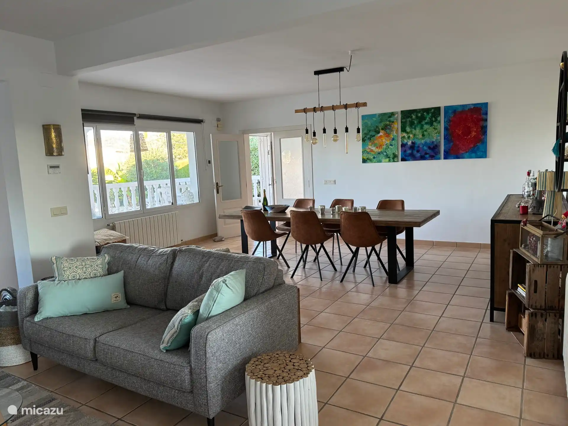 Very spacious living and dining area