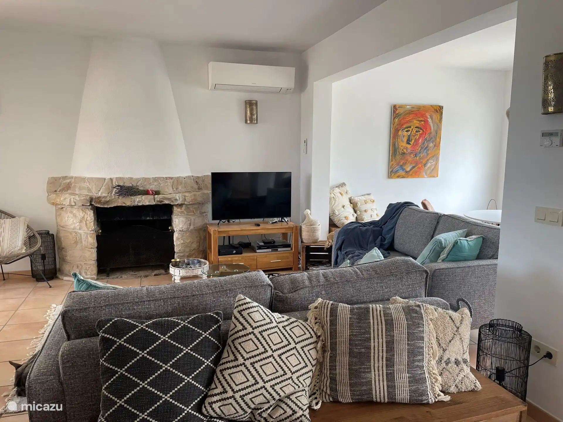 The living room, soothing :-). Smart TV. Air conditioning
