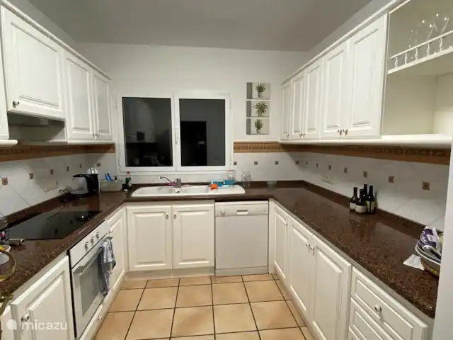 CasaSolymar en España, Costa Blanca, Moraira - villa Cocina totalmente equipada. Con placa de inducción, horno, etcétera