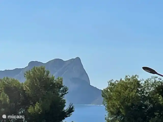 CasaSolymar en España, Costa Blanca, Moraira - villa Vista del peñón de Calpe desde la azotea.