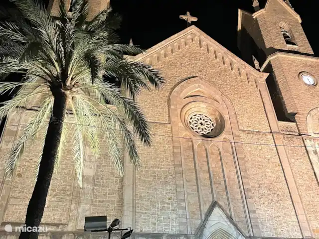 CasaSolymar en España, Costa Blanca, Moraira - villa La hermosa iglesia de Bennissa, a poco de una catedral.