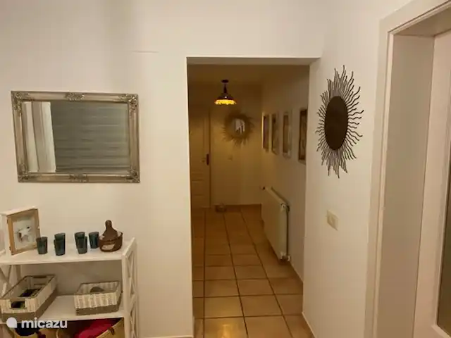 CasaSolymar en España, Costa Blanca, Moraira - villa Hall de entrada y pasillo a cocina, habitaciones y baño.