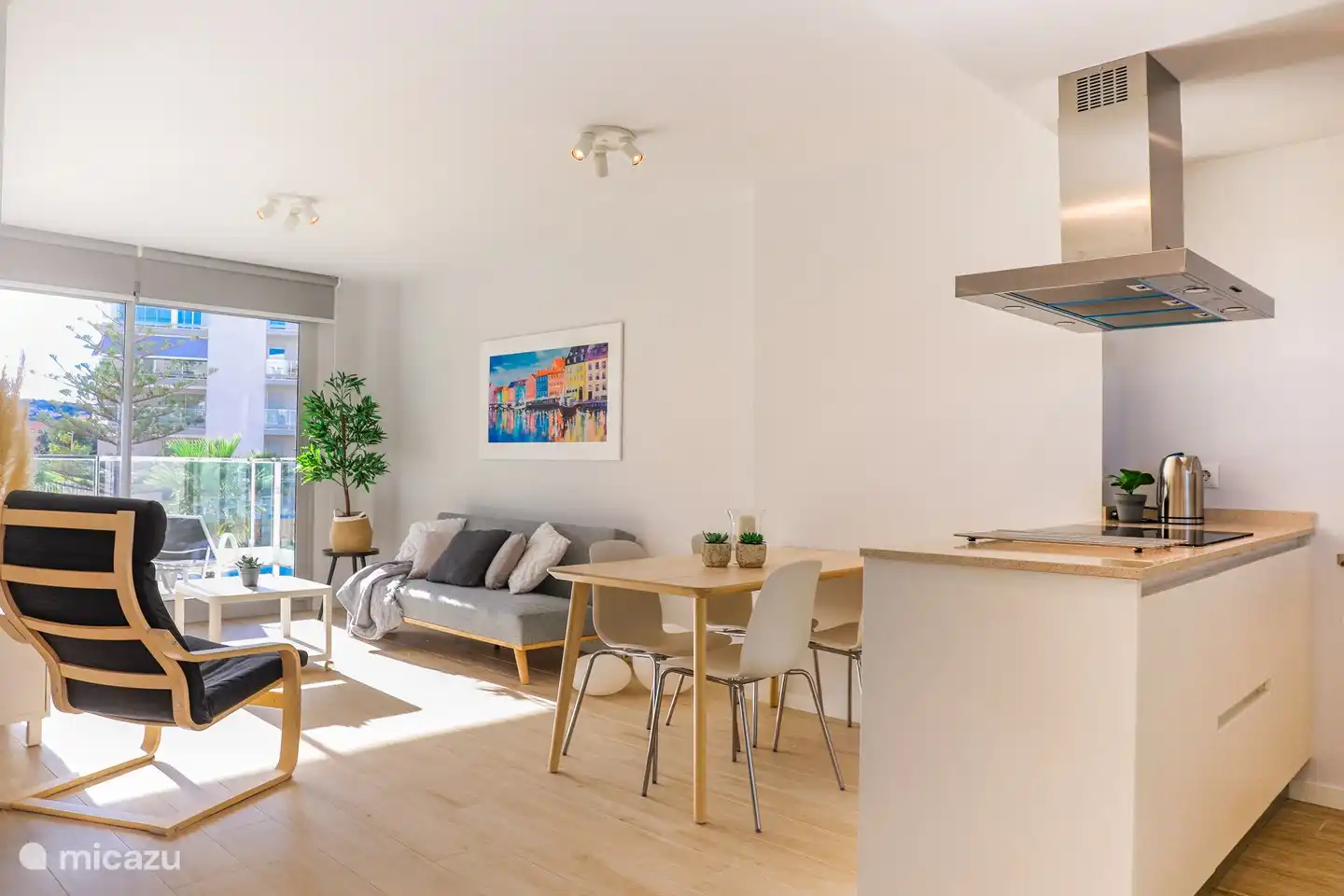 Wohnzimmer mit Küche