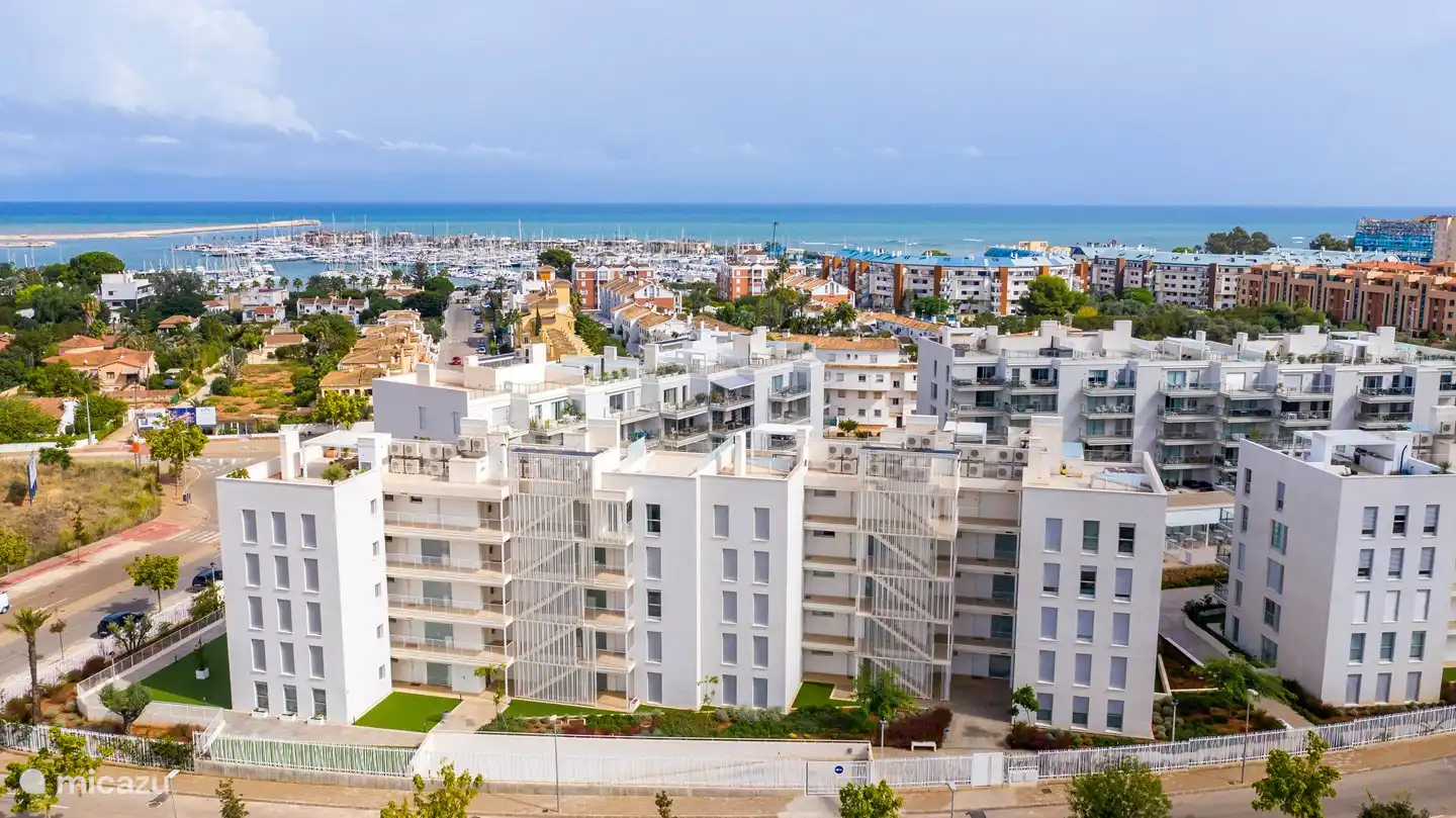 Die Anlage ist rundum eingezäunt und nur wenige Gehminuten vom Strand entfernt.