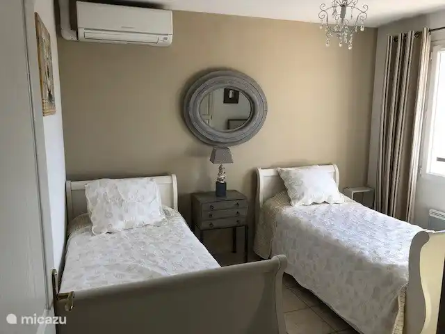 Schlafzimmer mit Klimaanlage