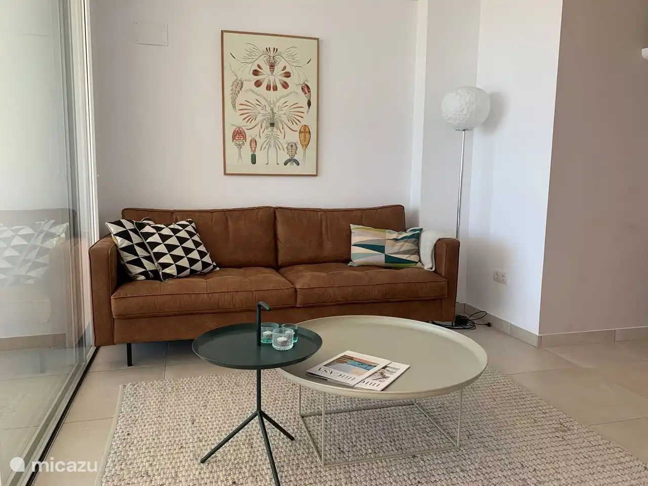 Woonkamer met 2,5 zitsbank.