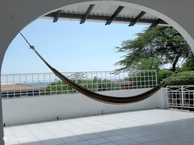 Villa Dushi Bida avec vue sur la mer ! | Curaçao, Curaçao-Centre, Piscadera - villa Faites une bonne sieste dans le hamac de la véranda.